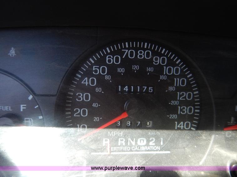 image for item J3954 2004 Ford Crown Victoria Police Interceptor