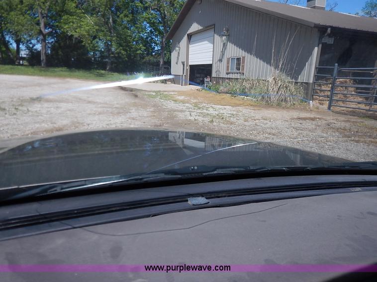 image for item J3954 2004 Ford Crown Victoria Police Interceptor