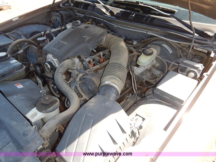 image for item J3954 2004 Ford Crown Victoria Police Interceptor