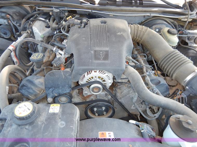 image for item J3954 2004 Ford Crown Victoria Police Interceptor