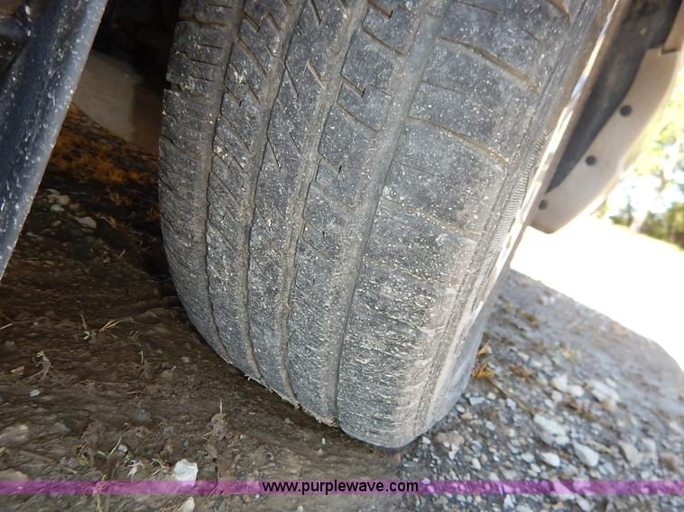 image for item J3954 2004 Ford Crown Victoria Police Interceptor