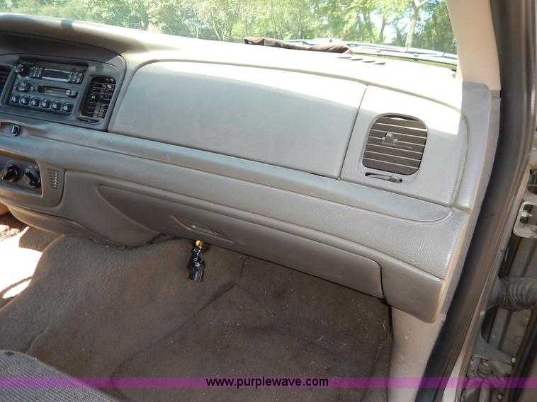 image for item J3954 2004 Ford Crown Victoria Police Interceptor