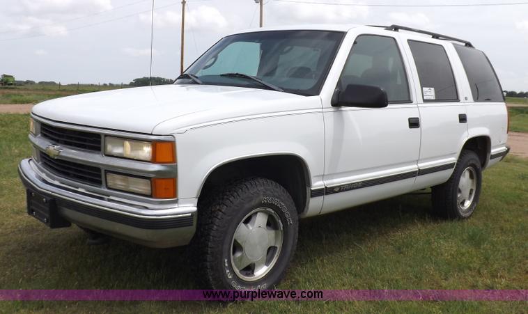 image for item K3920 1999 Chevrolet Tahoe LS SUV
