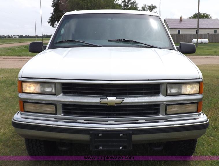 image for item K3920 1999 Chevrolet Tahoe LS SUV