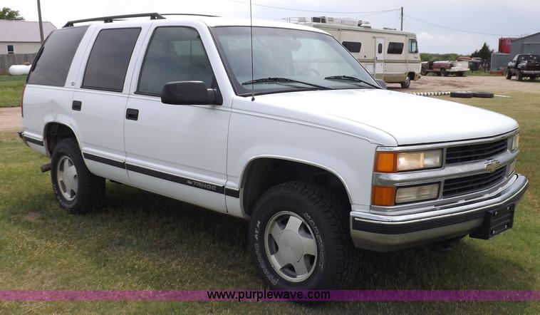 image for item K3920 1999 Chevrolet Tahoe LS SUV