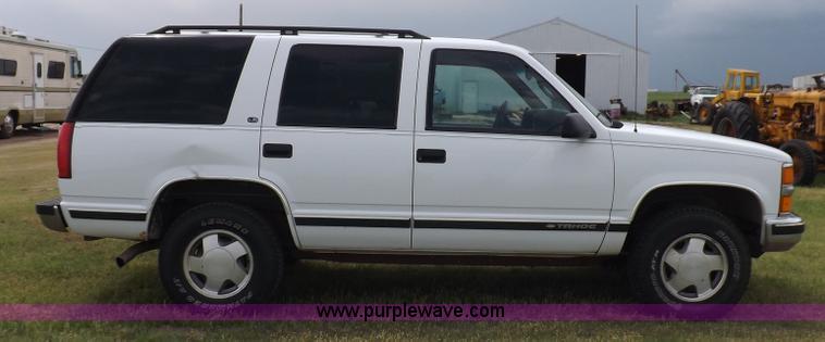 image for item K3920 1999 Chevrolet Tahoe LS SUV