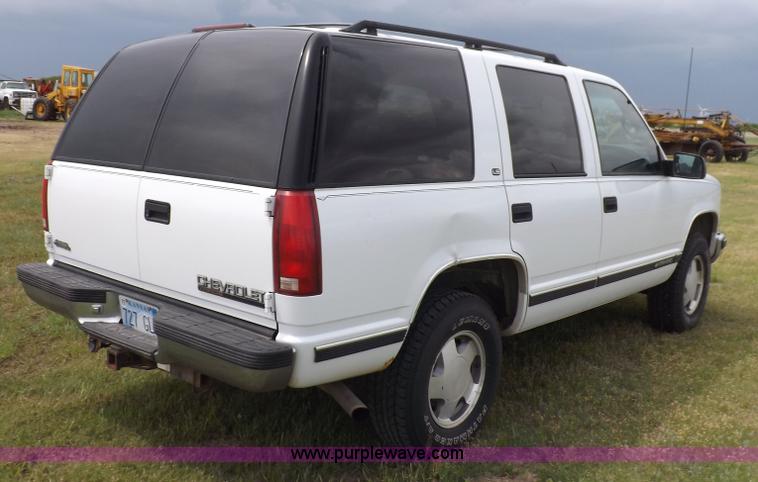 image for item K3920 1999 Chevrolet Tahoe LS SUV