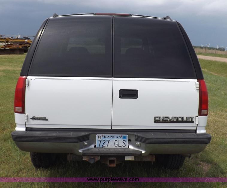 image for item K3920 1999 Chevrolet Tahoe LS SUV