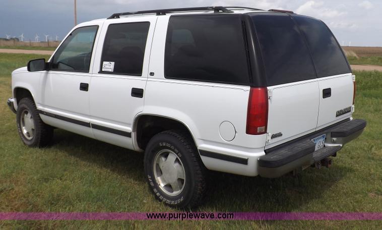 image for item K3920 1999 Chevrolet Tahoe LS SUV
