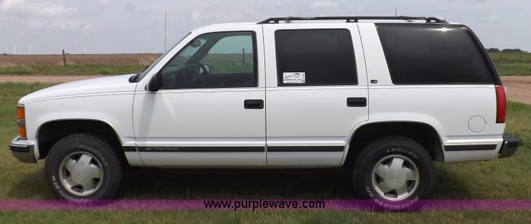 image for item K3920 1999 Chevrolet Tahoe LS SUV