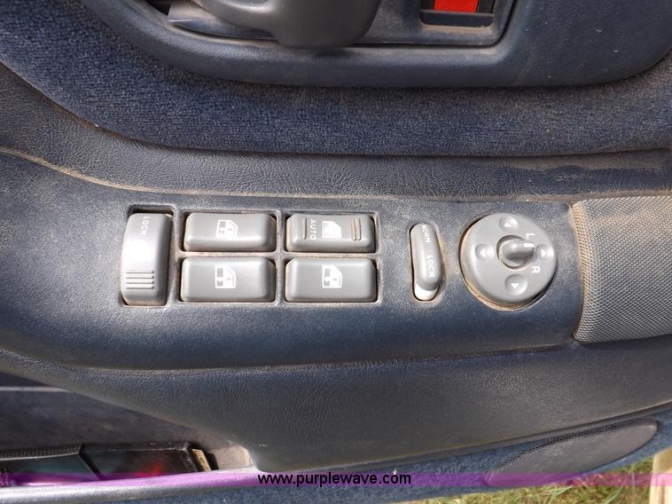 image for item K3920 1999 Chevrolet Tahoe LS SUV