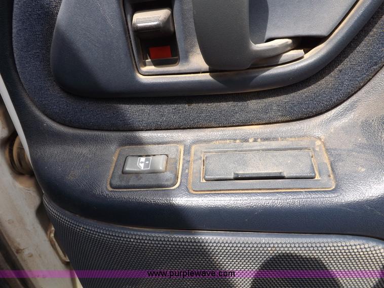 image for item K3920 1999 Chevrolet Tahoe LS SUV