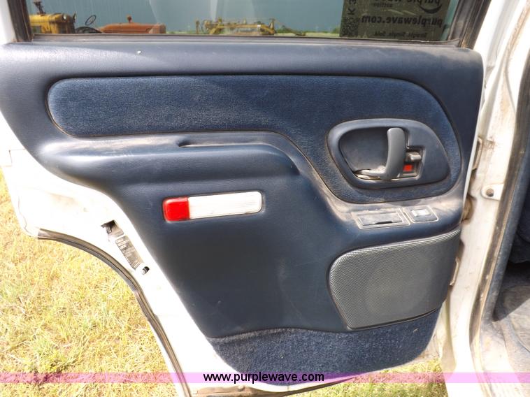 image for item K3920 1999 Chevrolet Tahoe LS SUV