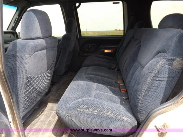 image for item K3920 1999 Chevrolet Tahoe LS SUV