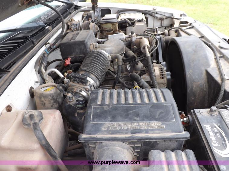 image for item K3920 1999 Chevrolet Tahoe LS SUV