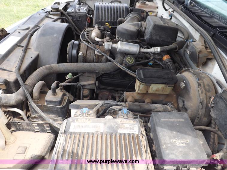 image for item K3920 1999 Chevrolet Tahoe LS SUV