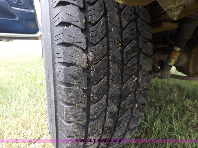 image for item K3920 1999 Chevrolet Tahoe LS SUV