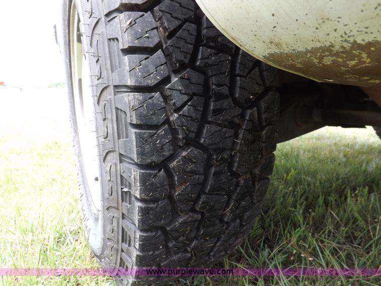 image for item K3920 1999 Chevrolet Tahoe LS SUV