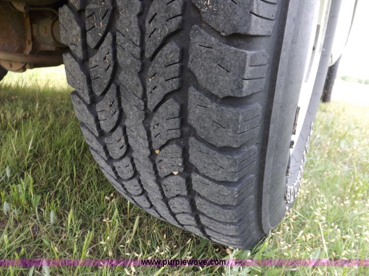 image for item K3920 1999 Chevrolet Tahoe LS SUV