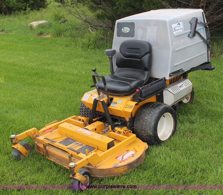 image for item K6776 2010 Walker MTGHS ZTR lawn mower