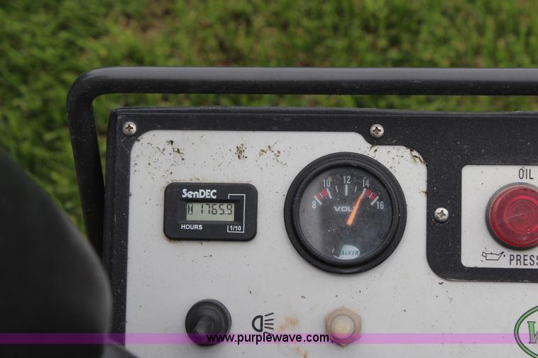 image for item K6776 2010 Walker MTGHS ZTR lawn mower