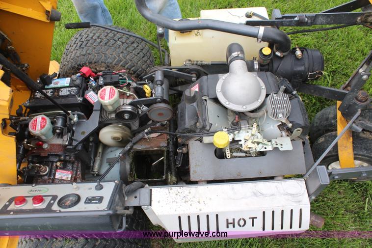 image for item K6776 2010 Walker MTGHS ZTR lawn mower