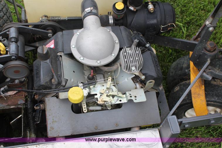 image for item K6776 2010 Walker MTGHS ZTR lawn mower