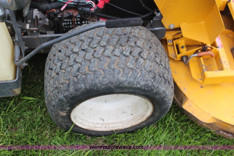 image for item K6776 2010 Walker MTGHS ZTR lawn mower