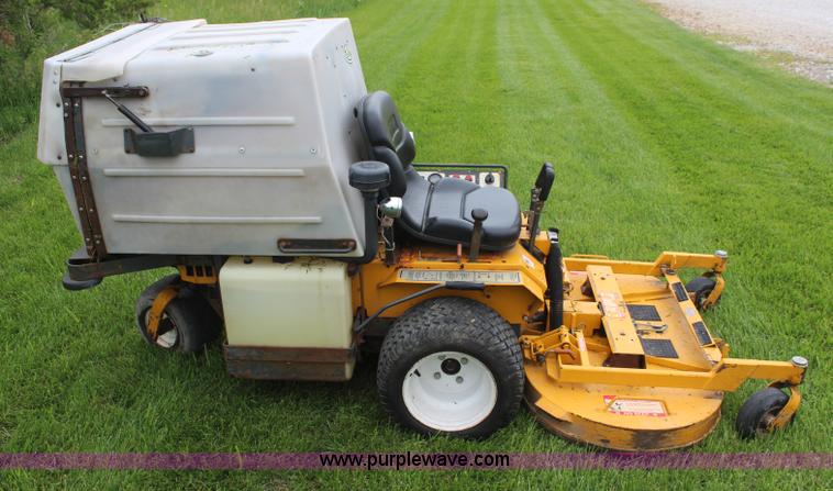 image for item K6779 2007 Walker MTGHS ZTR lawn mower