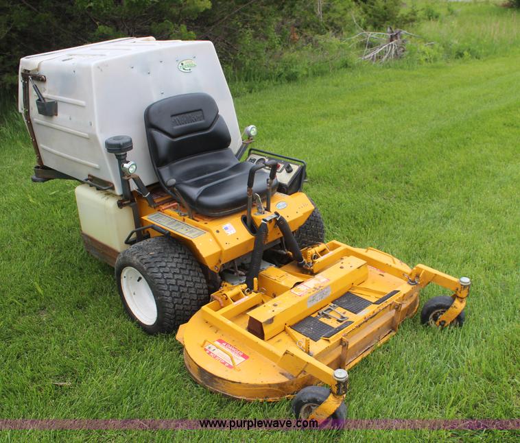 image for item K6779 2007 Walker MTGHS ZTR lawn mower