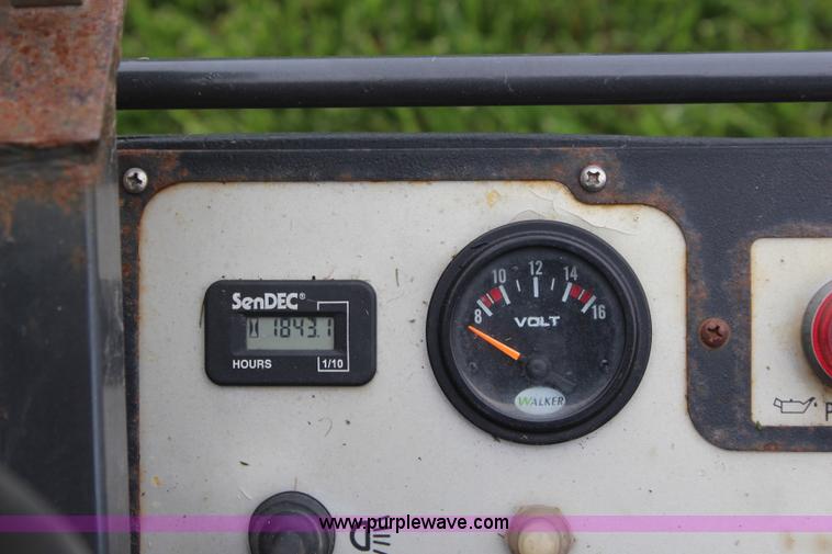 image for item K6779 2007 Walker MTGHS ZTR lawn mower