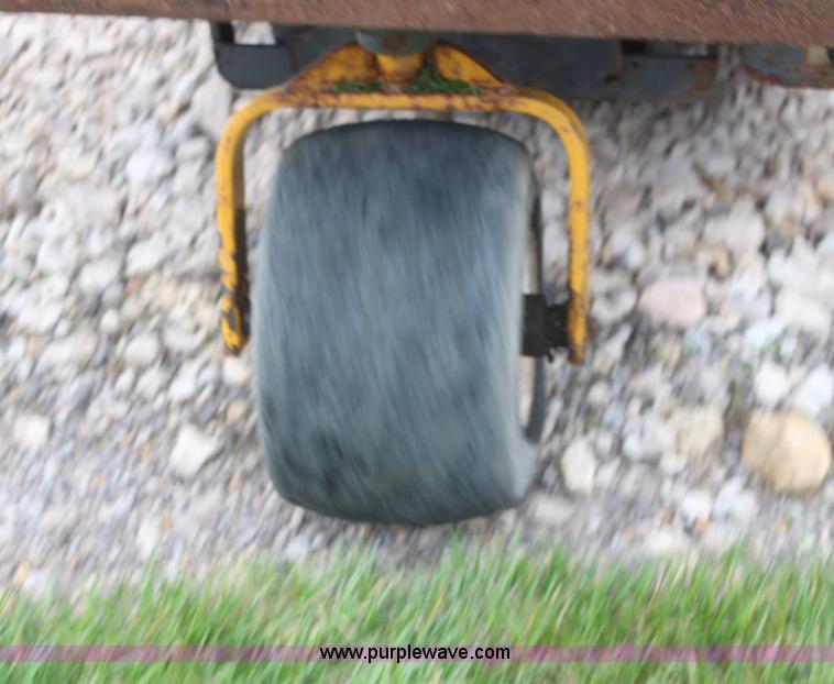 image for item K6779 2007 Walker MTGHS ZTR lawn mower