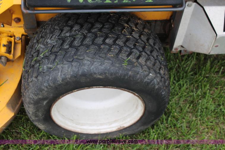image for item K6779 2007 Walker MTGHS ZTR lawn mower