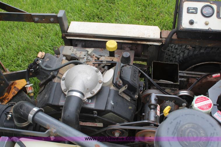 image for item K6779 2007 Walker MTGHS ZTR lawn mower