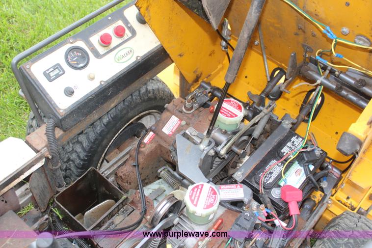 image for item K6779 2007 Walker MTGHS ZTR lawn mower