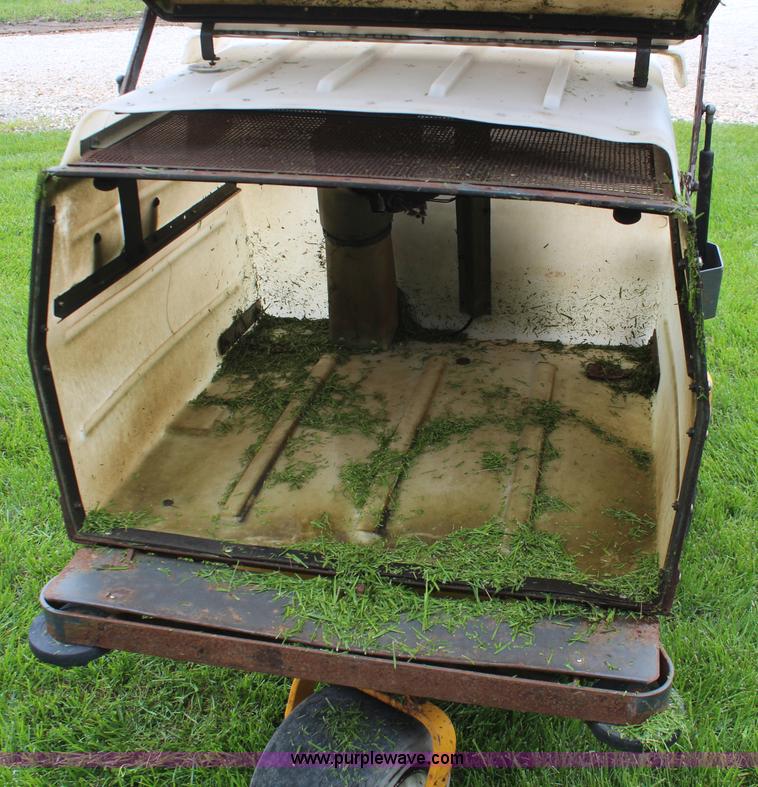 image for item K6779 2007 Walker MTGHS ZTR lawn mower