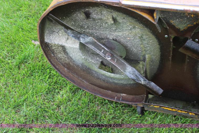 image for item K6779 2007 Walker MTGHS ZTR lawn mower