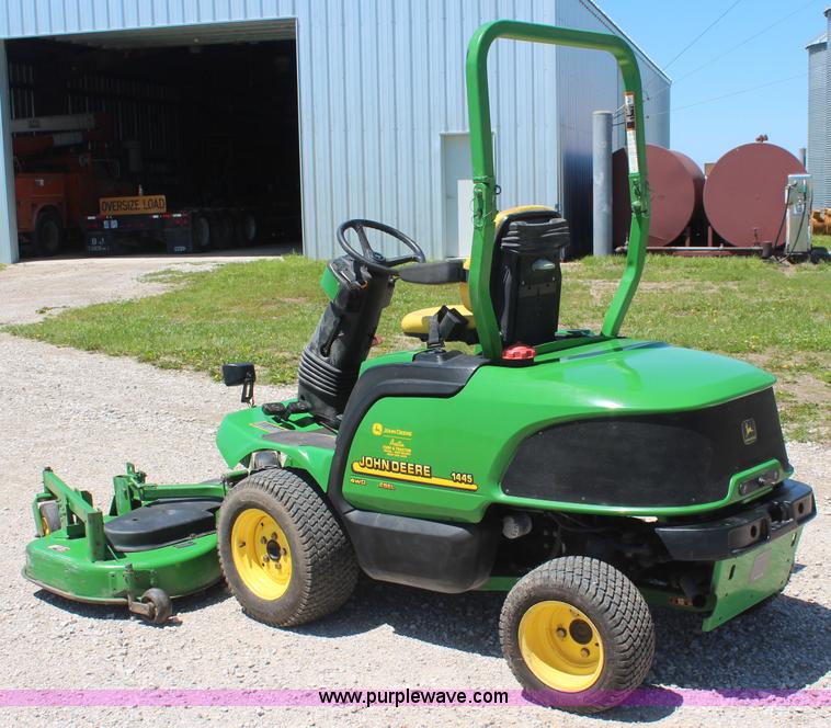 image for item K6789 John Deere 856 lawn mower