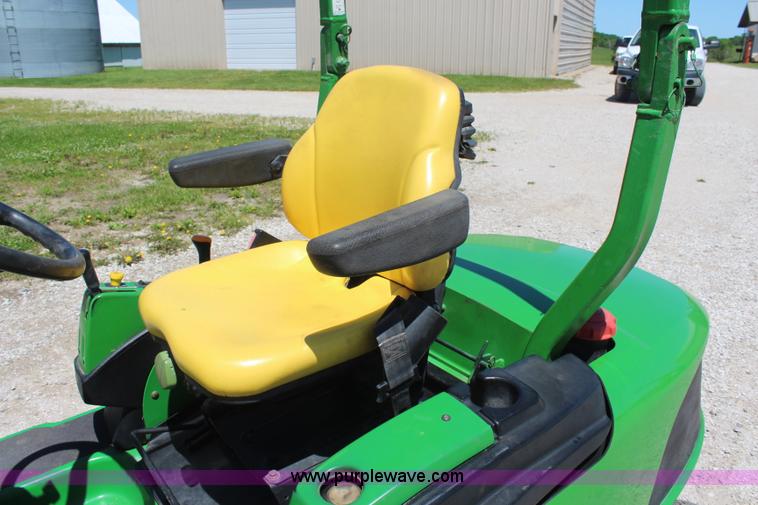 image for item K6789 John Deere 856 lawn mower