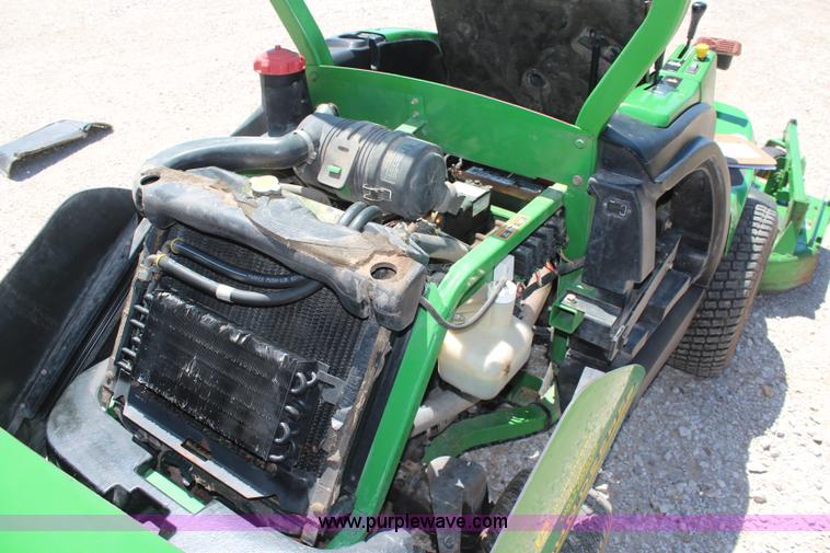 image for item K6789 John Deere 856 lawn mower