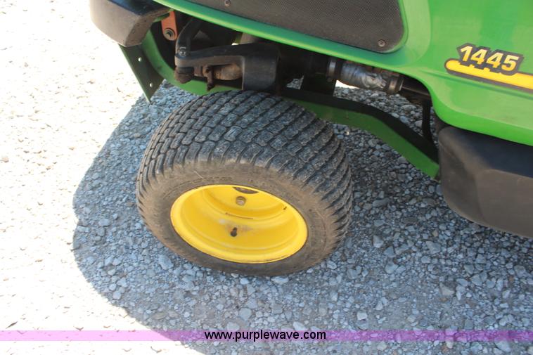 image for item K6789 John Deere 856 lawn mower