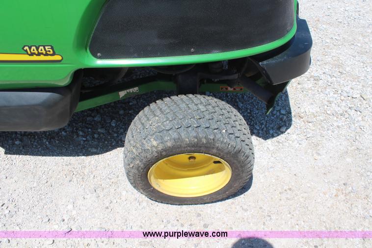 image for item K6789 John Deere 856 lawn mower