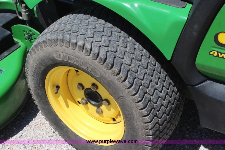 image for item K6789 John Deere 856 lawn mower