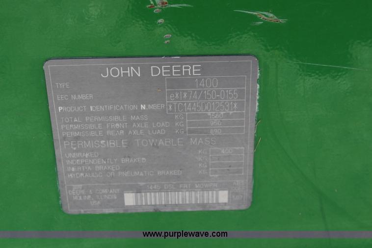 image for item K6789 John Deere 856 lawn mower