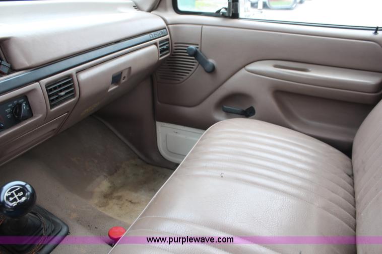 image for item K6867 1992 Ford F450 Super Duty service truck