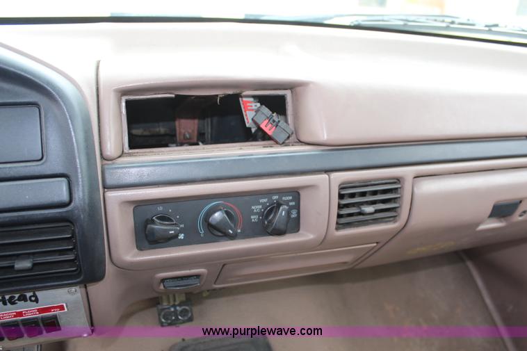 image for item K6867 1992 Ford F450 Super Duty service truck