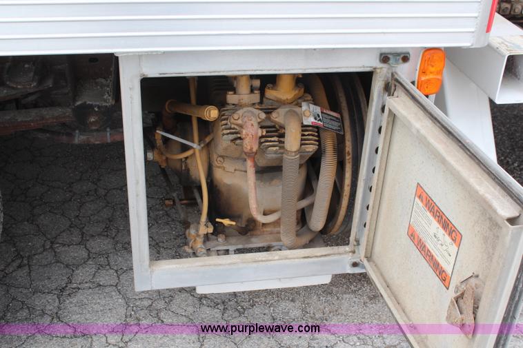 image for item K6867 1992 Ford F450 Super Duty service truck