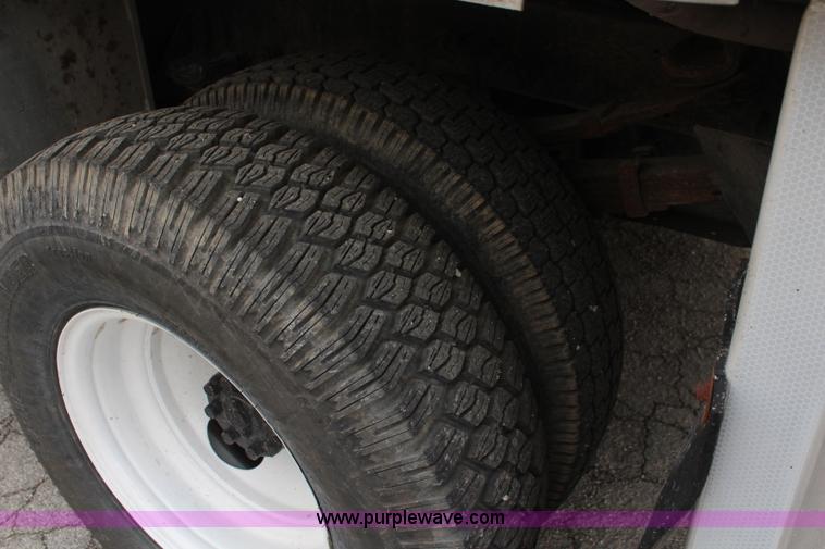 image for item K6867 1992 Ford F450 Super Duty service truck