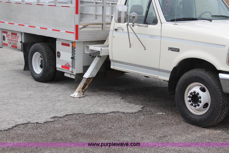 image for item K6867 1992 Ford F450 Super Duty service truck