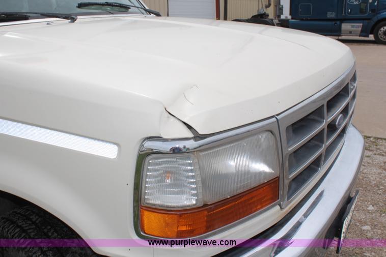 image for item K6867 1992 Ford F450 Super Duty service truck